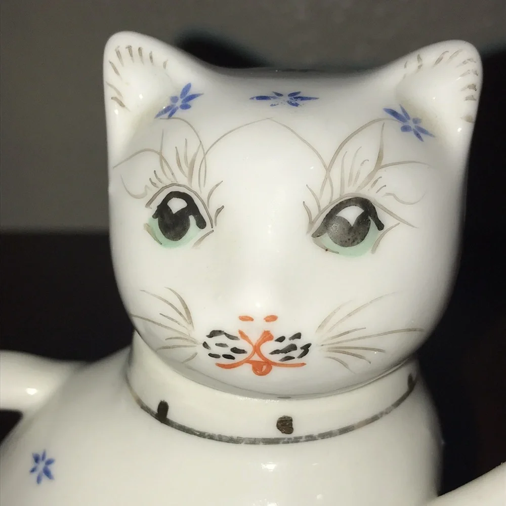 Novelty Ceramic China Cat Teapot 5.5 Inches Tall White with Blue Star Pattern